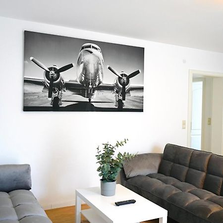 Stilvolles Apartment In Stadtnaehe-Parkplatz- 4 Personen- Balkon Wolfsburgo Exterior foto
